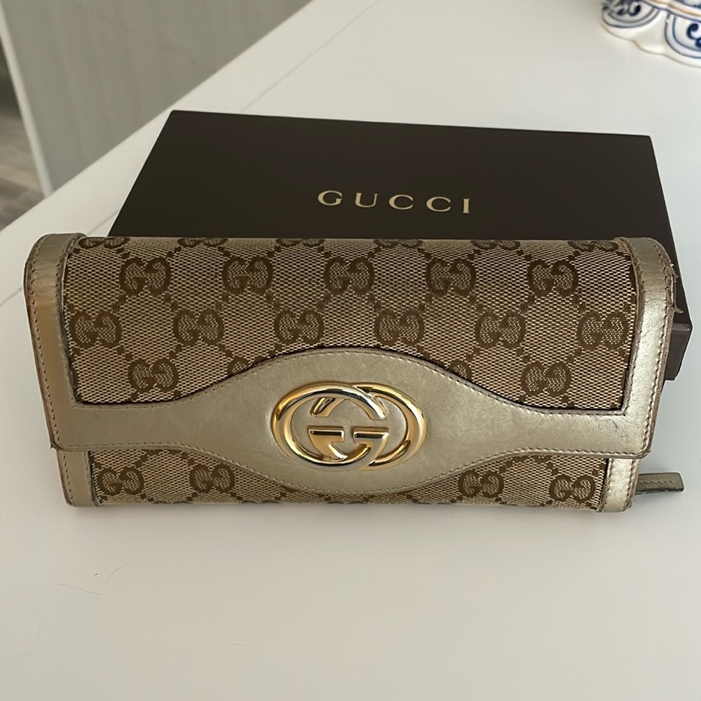 GUCCI monogram classic wallet with box - Exterior- B-and Interior-A